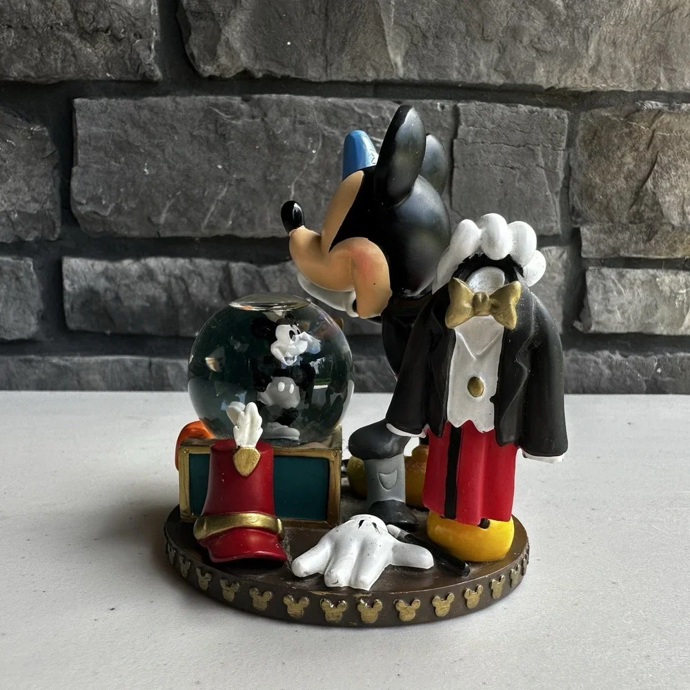 Mickey Mouse Plane Crazy Snow Globe Fantasia Wardrobe Trunk 4.5